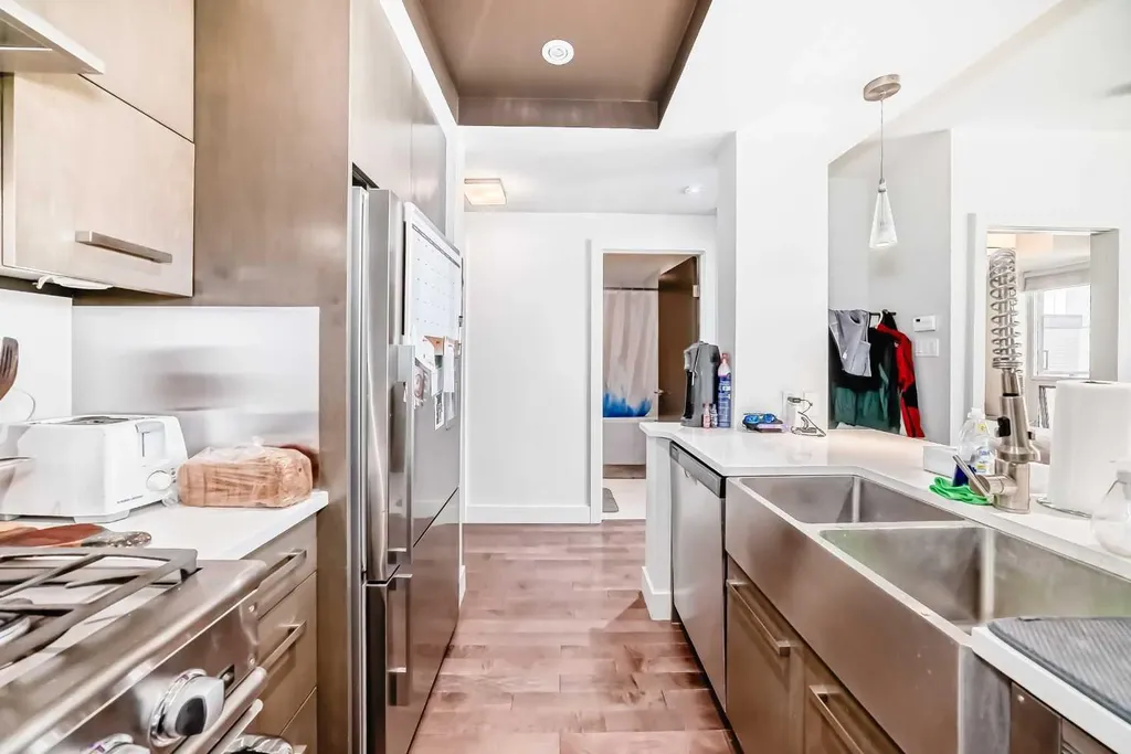 10 Shawnee Hill SW Calgary AB T2Y 0K5