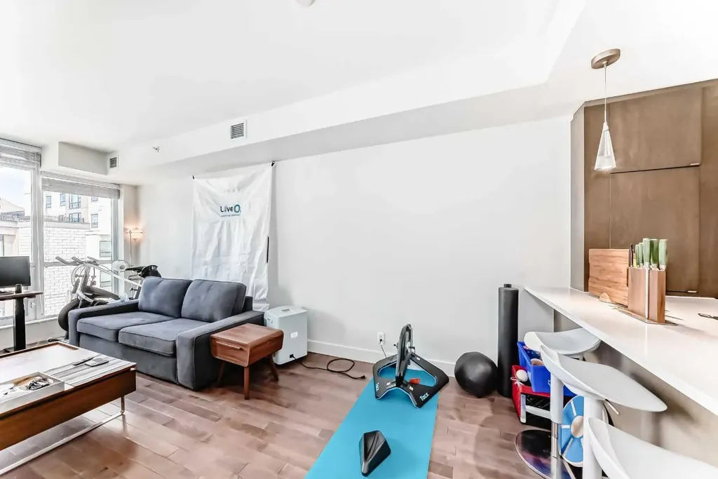 10 Shawnee Hill SW Calgary AB T2Y 0K5