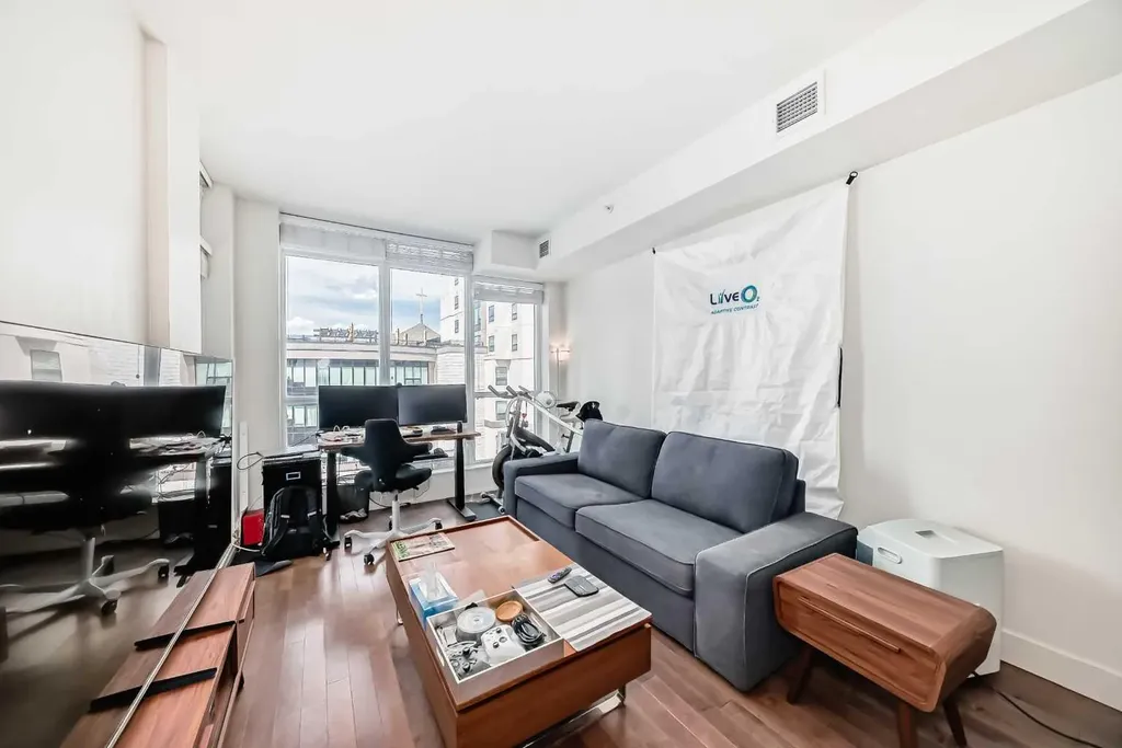 10 Shawnee Hill SW Calgary AB T2Y 0K5