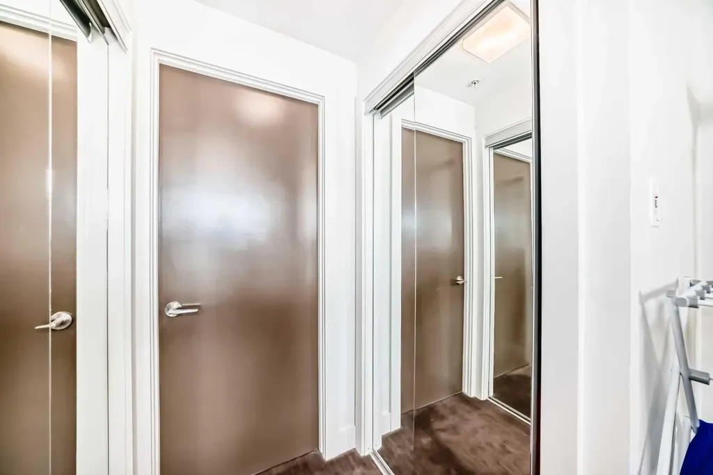 10 Shawnee Hill SW Calgary AB T2Y 0K5