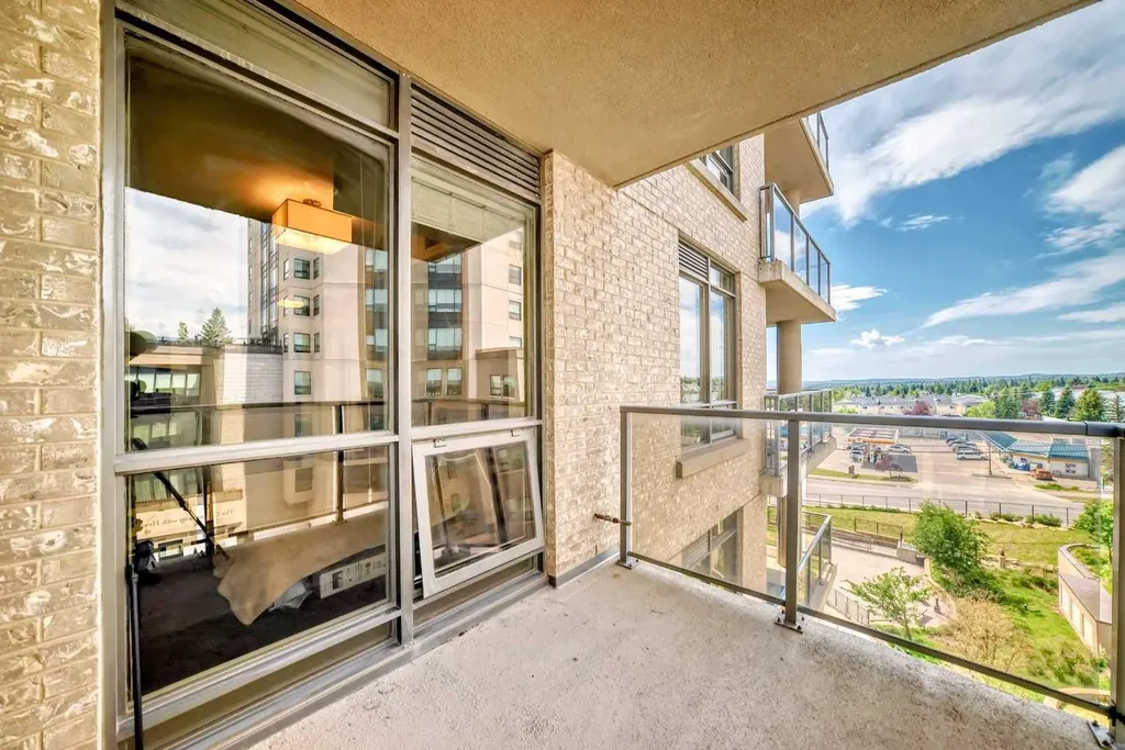 10 Shawnee Hill SW Calgary AB T2Y 0K5