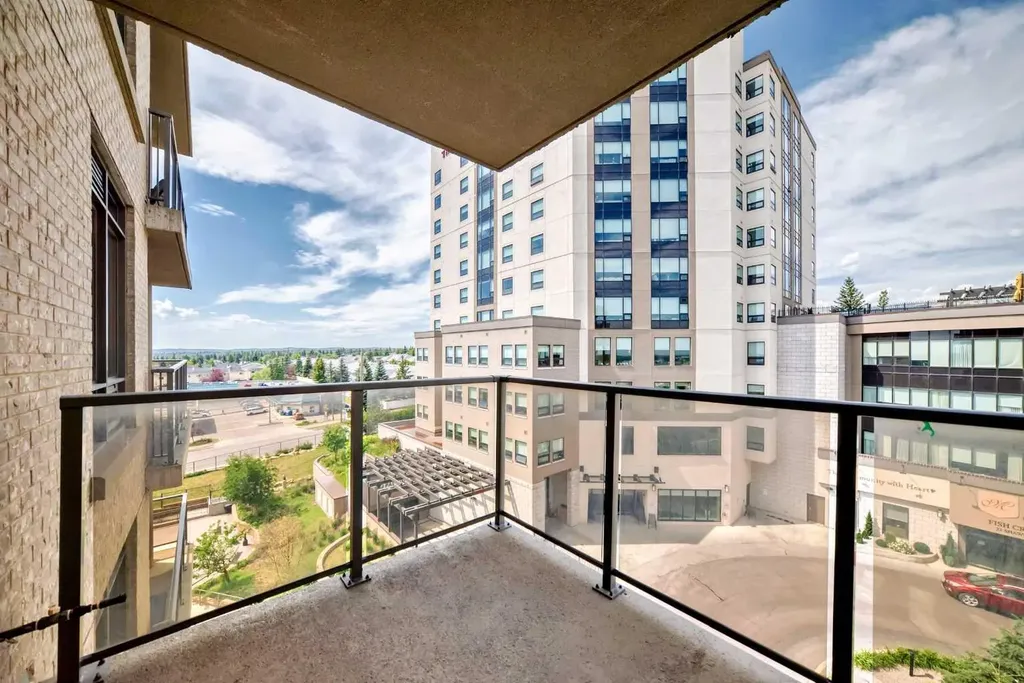 10 Shawnee Hill SW Calgary AB T2Y 0K5