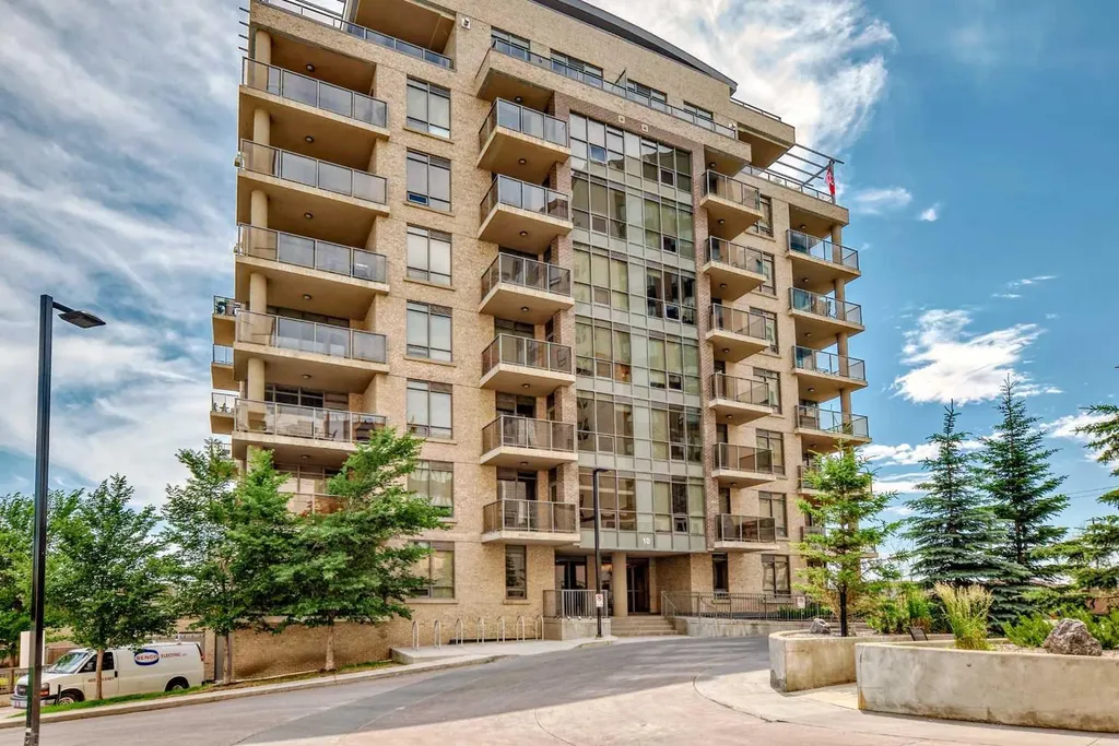 10 Shawnee Hill SW Calgary AB T2Y 0K5