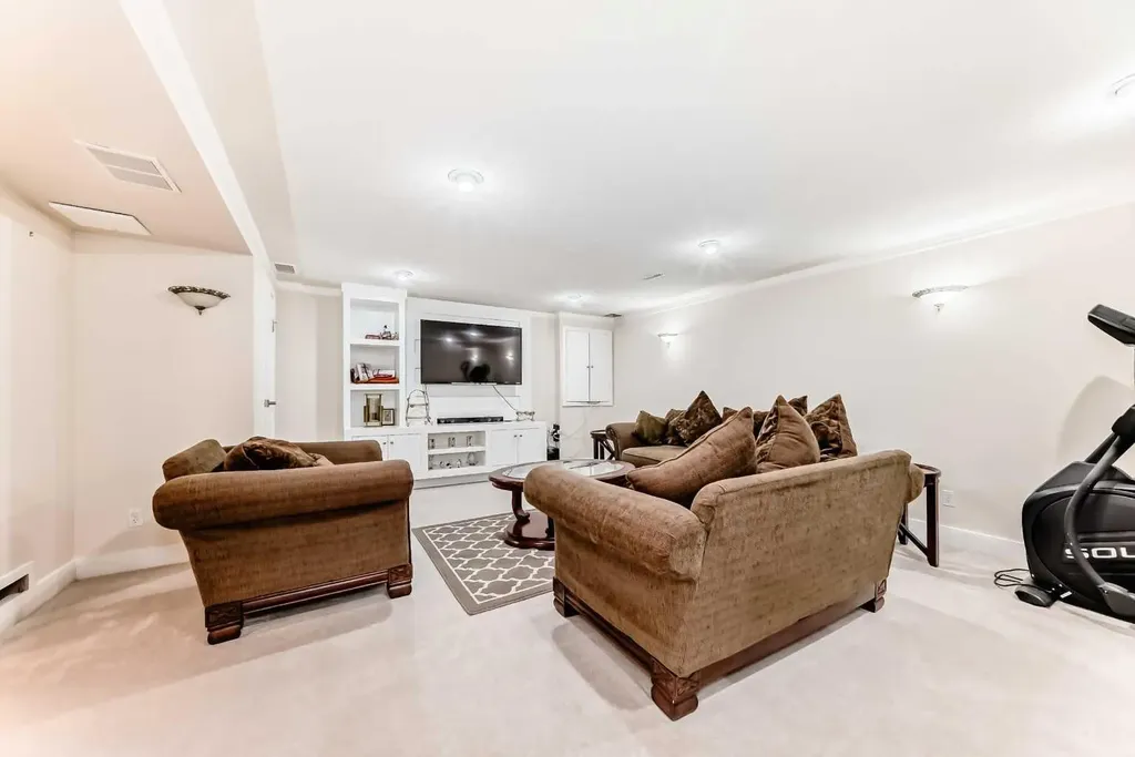 7165 California Boulevard NE Calgary AB T1Y 6W1