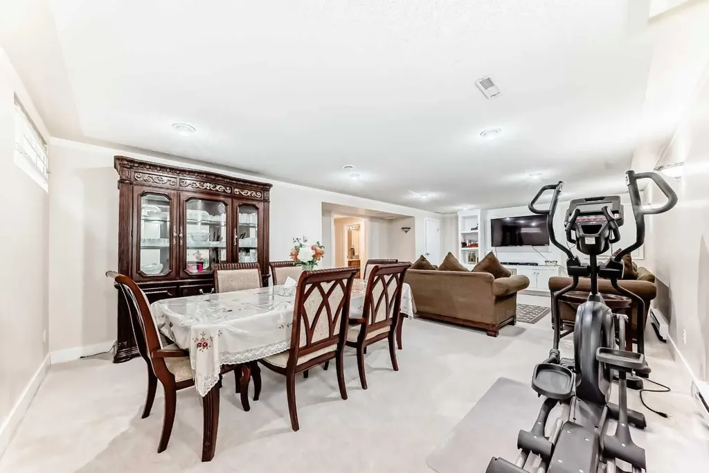 7165 California Boulevard NE Calgary AB T1Y 6W1