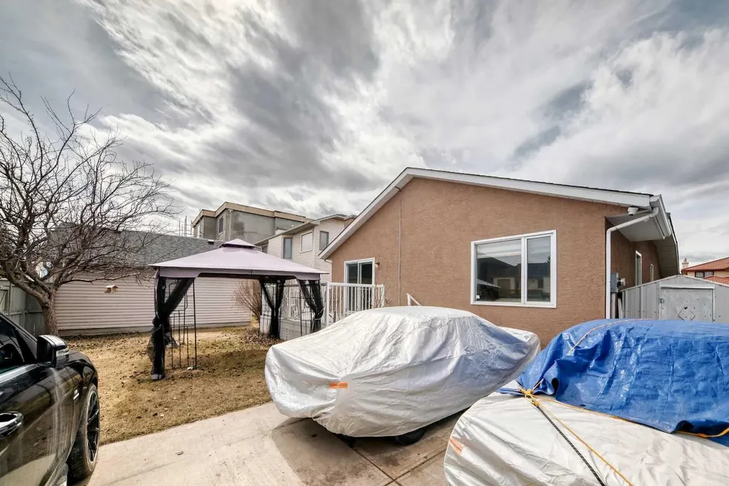 7165 California Boulevard NE Calgary AB T1Y 6W1