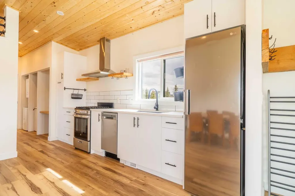 134 Cottageclub Court Rural Rocky View County AB T4C 1B1
