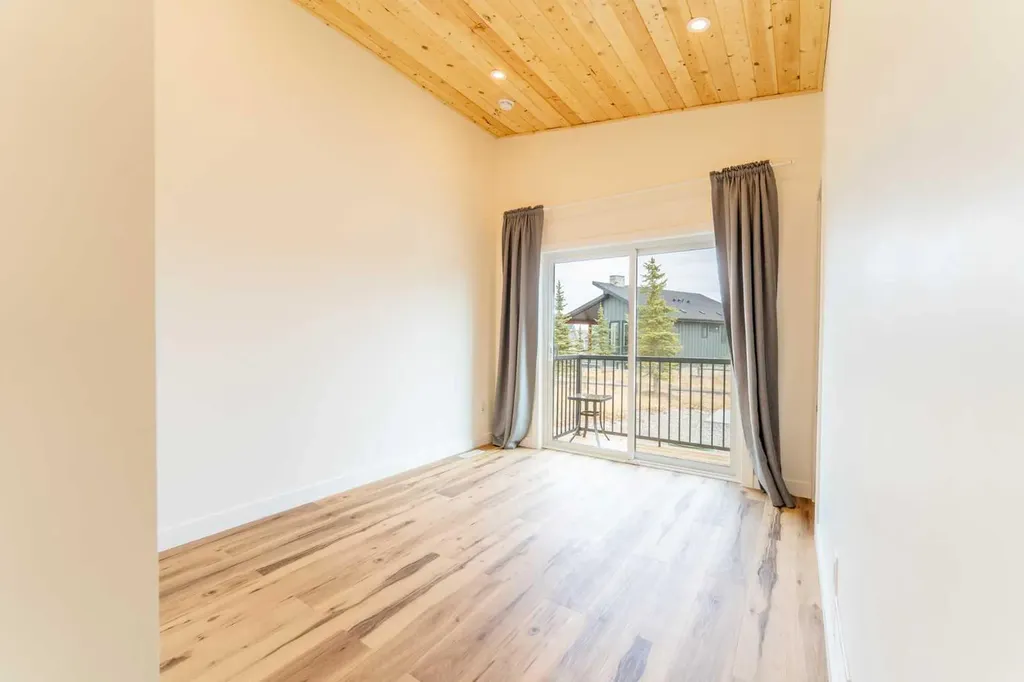 134 Cottageclub Court Rural Rocky View County AB T4C 1B1