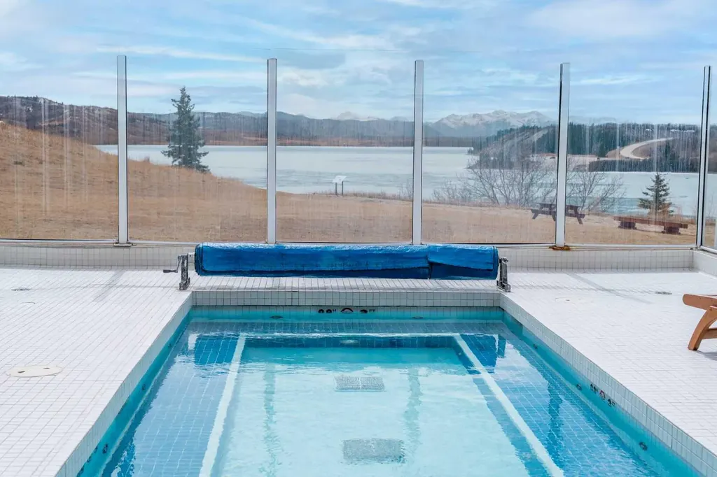 134 Cottageclub Court Rural Rocky View County AB T4C 1B1