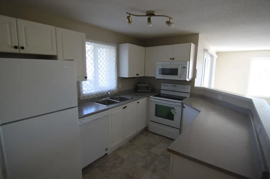 6000 Somervale Court SW Calgary AB T2Y 4J4