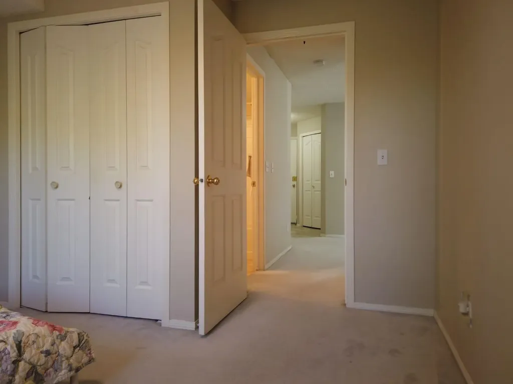 6000 Somervale Court SW Calgary AB T2Y 4J4
