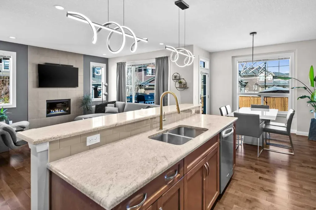 100 Kinniburgh Gardens Chestermere AB T1X 0R8