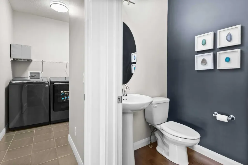 100 Kinniburgh Gardens Chestermere AB T1X 0R8
