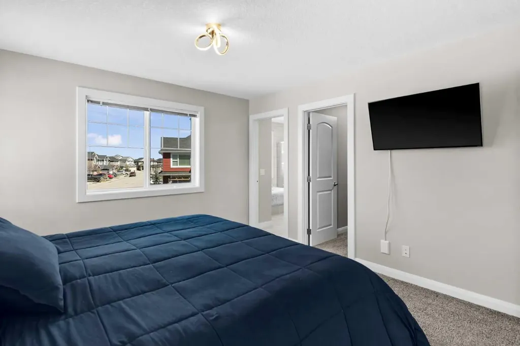 100 Kinniburgh Gardens Chestermere AB T1X 0R8