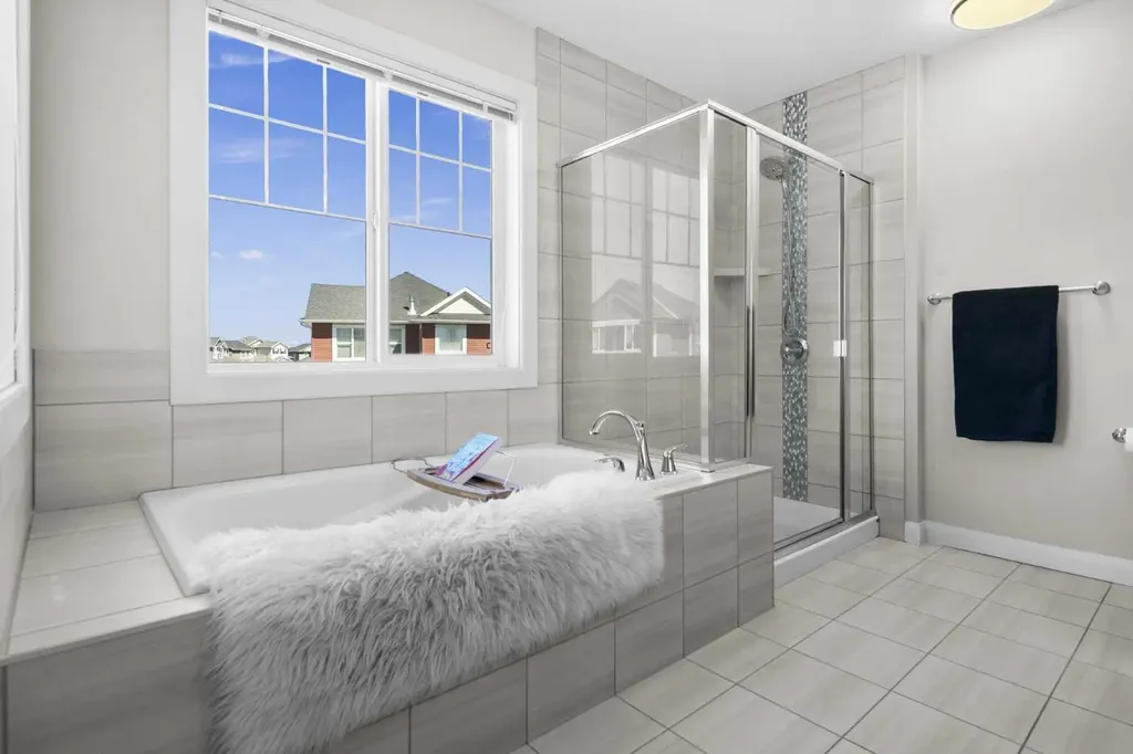 100 Kinniburgh Gardens Chestermere AB T1X 0R8