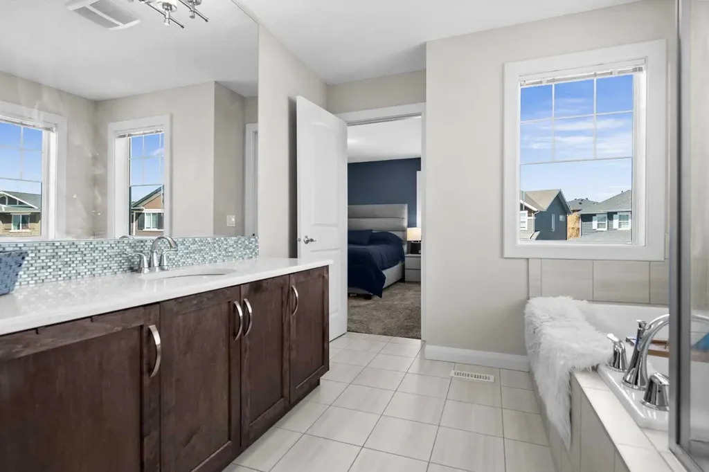 100 Kinniburgh Gardens Chestermere AB T1X 0R8