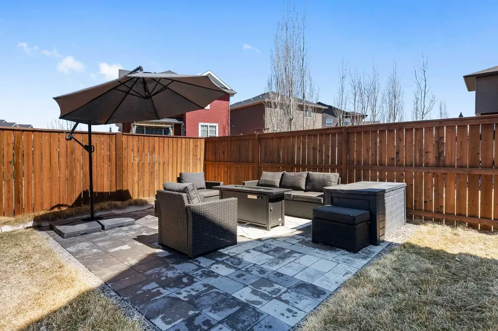 100 Kinniburgh Gardens Chestermere AB T1X 0R8