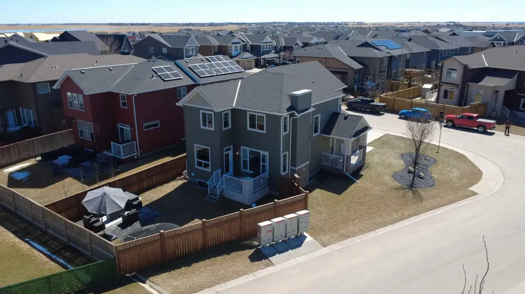 100 Kinniburgh Gardens Chestermere AB T1X 0R8