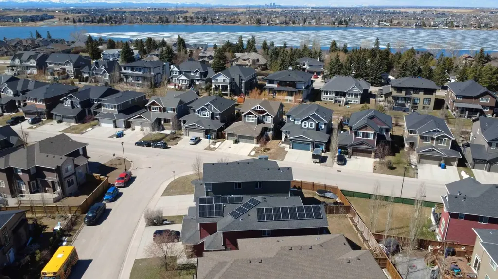100 Kinniburgh Gardens Chestermere AB T1X 0R8