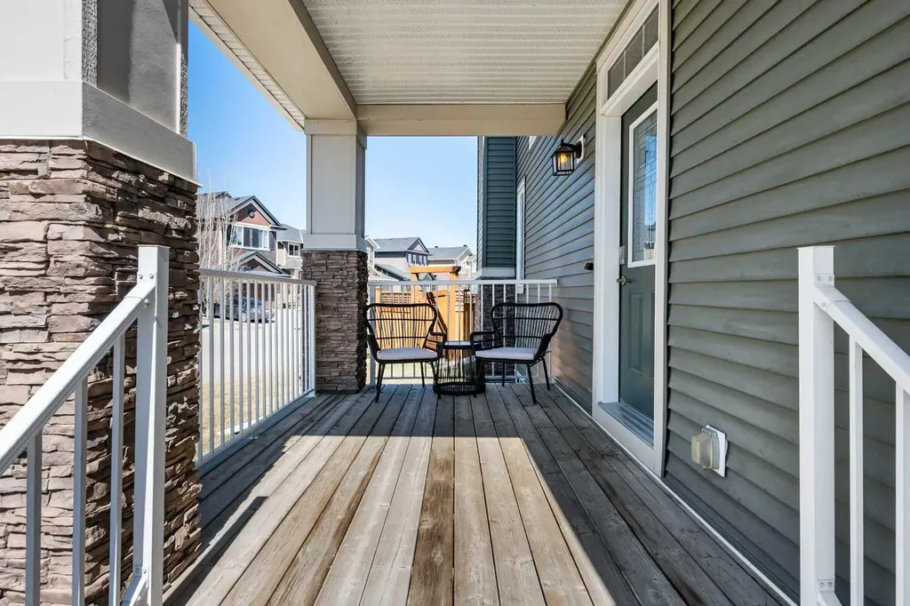 100 Kinniburgh Gardens Chestermere AB T1X 0R8
