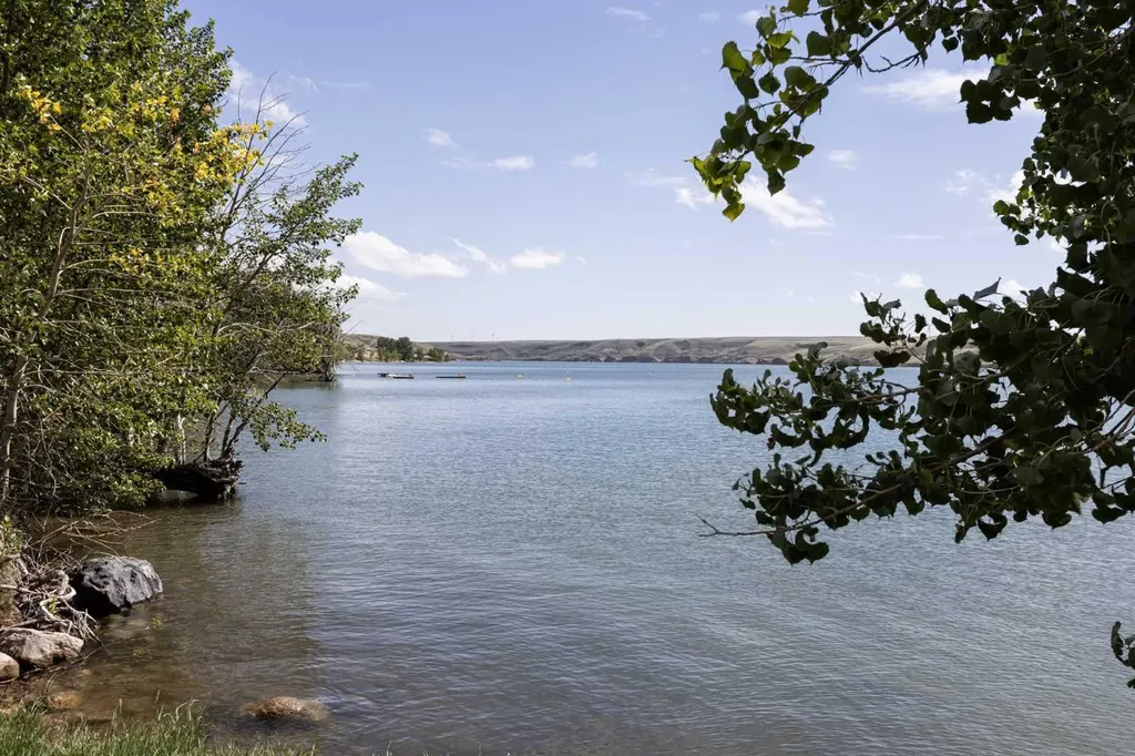 645 Lakeside Drive Rural Vulcan County AB T0L 2B0