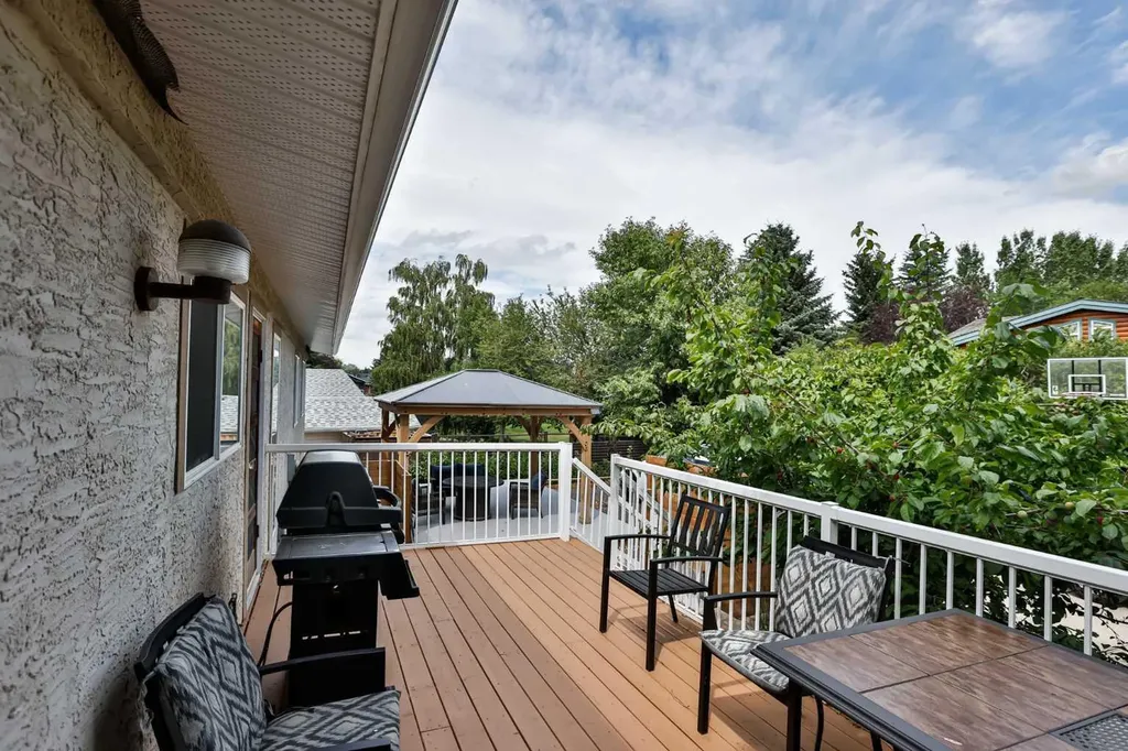 645 Lakeside Drive Rural Vulcan County AB T0L 2B0