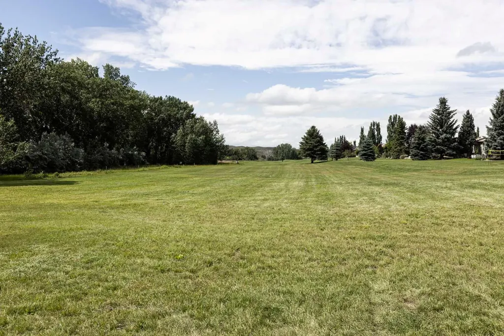 645 Lakeside Drive Rural Vulcan County AB T0L 2B0