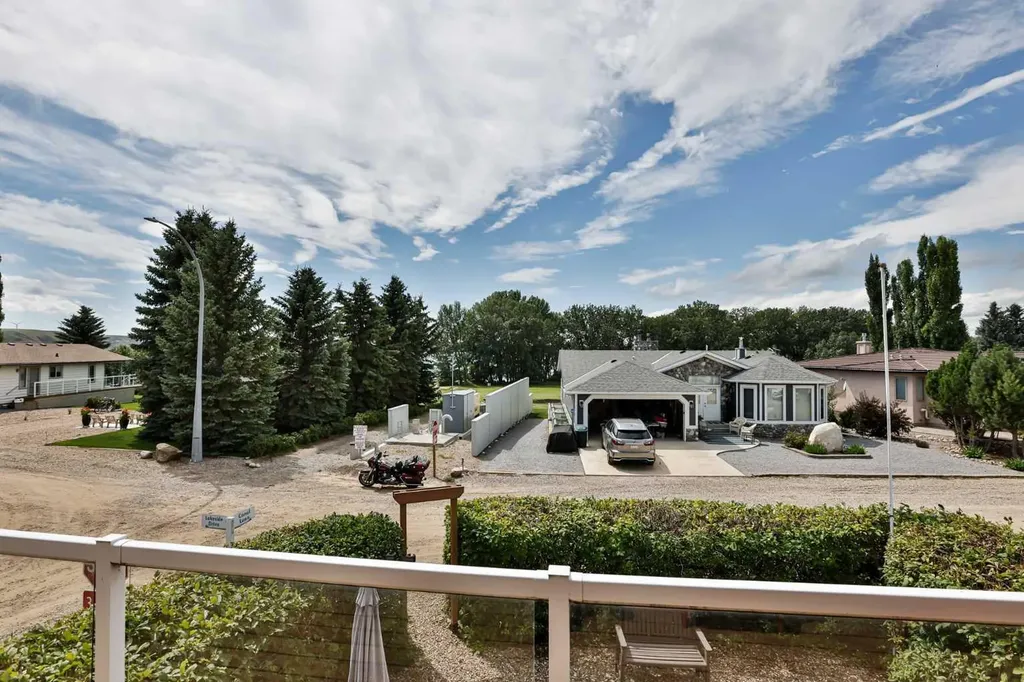 645 Lakeside Drive Rural Vulcan County AB T0L 2B0
