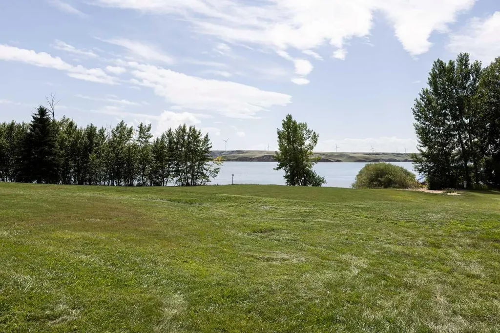 645 Lakeside Drive Rural Vulcan County AB T0L 2B0