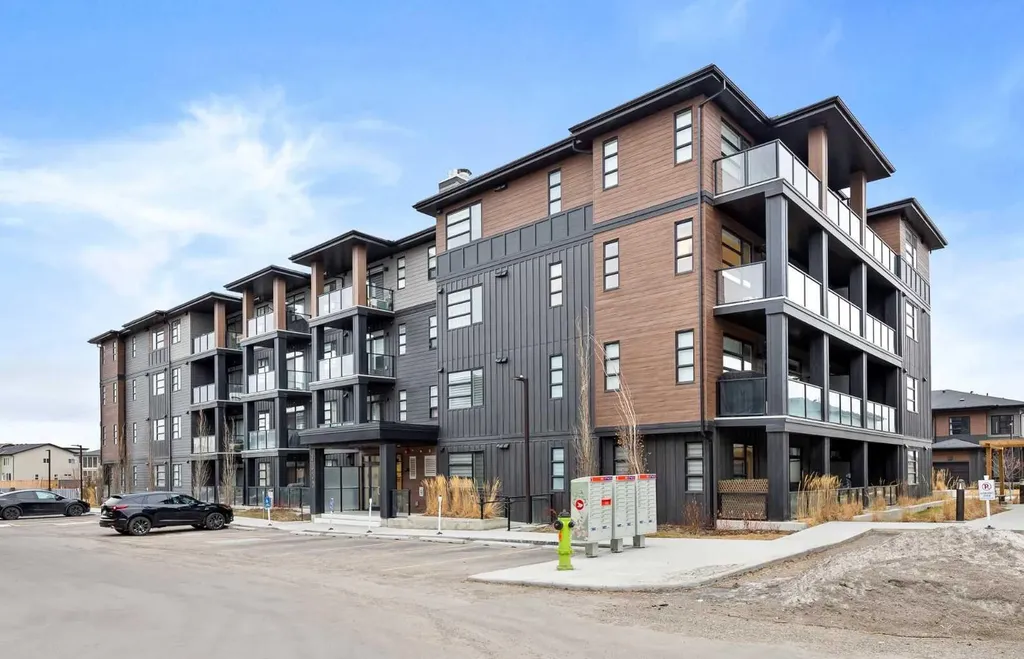 55 Lucas Way NW Calgary AB T3P 2C7