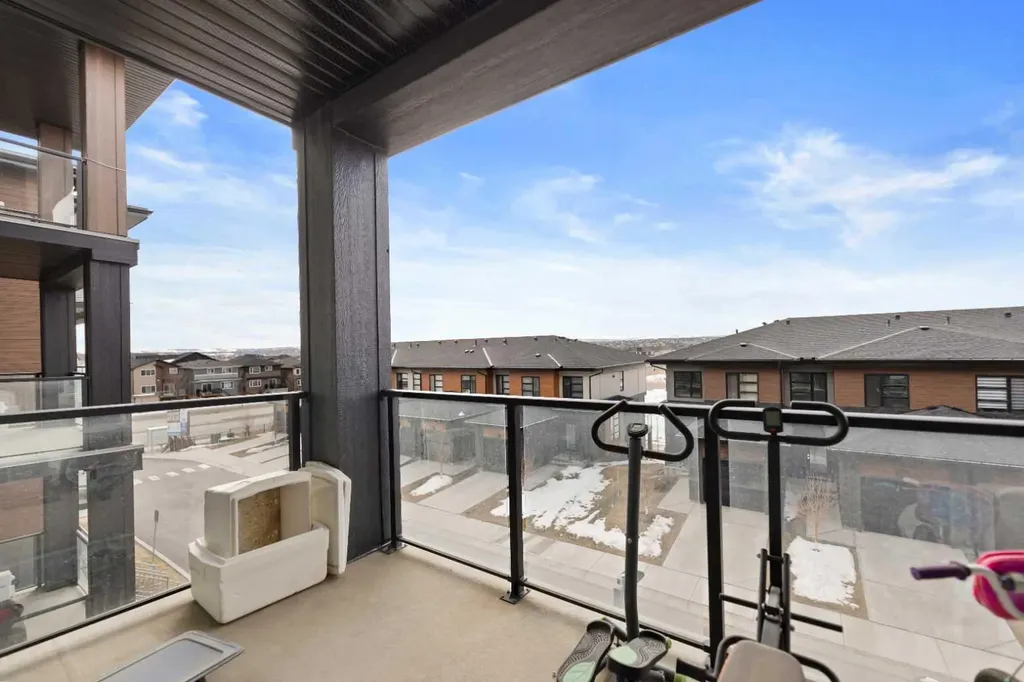 55 Lucas Way NW Calgary AB T3P 2C7