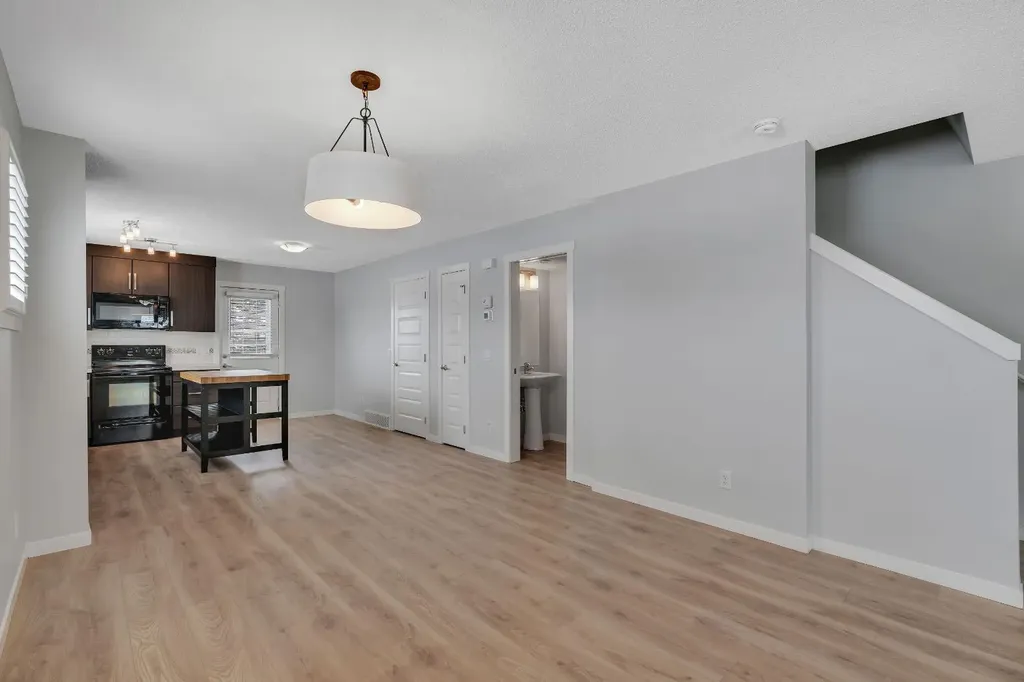 406 Mckenzie Towne Close SE Calgary AB T2Z 1A9