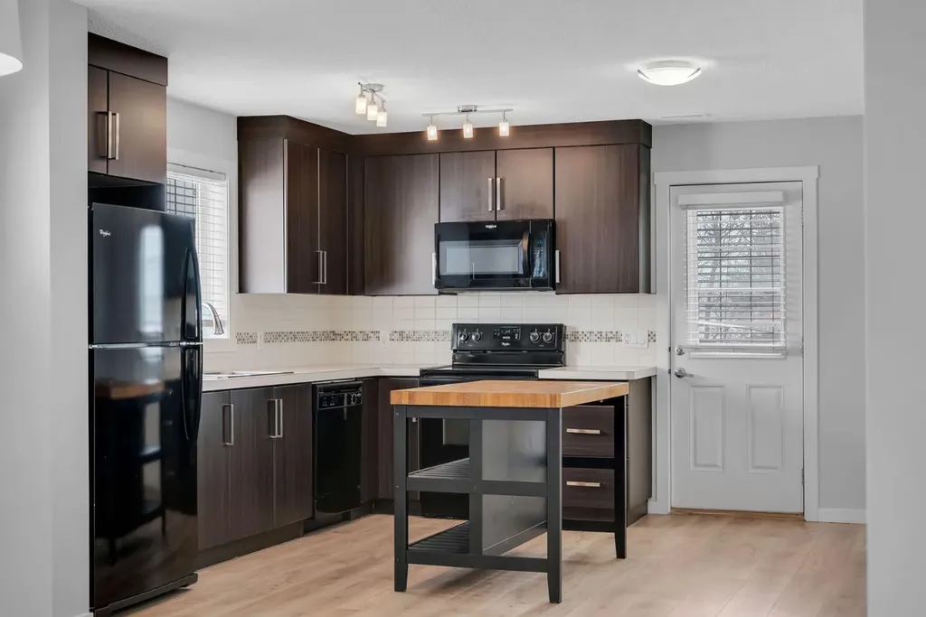 406 Mckenzie Towne Close SE Calgary AB T2Z 1A9