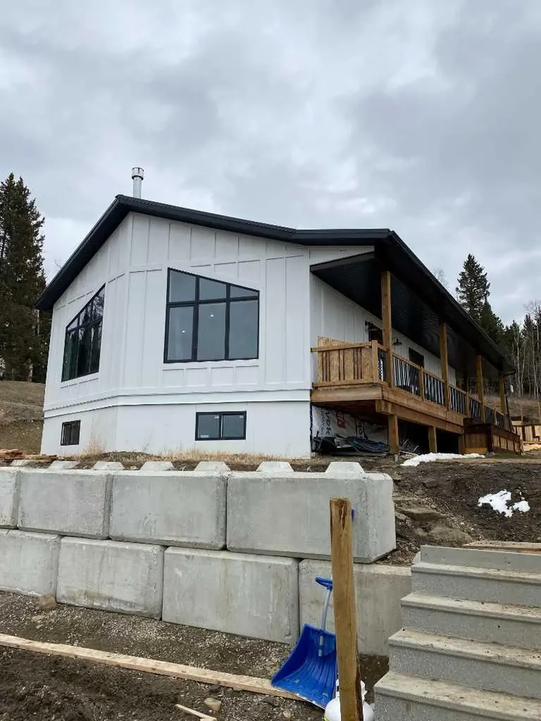33143 Range Road 60 Rural Mountain View County AB T0M 1X0
