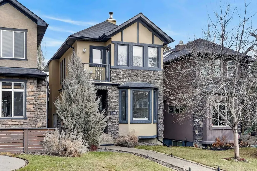 1924 48 Avenue SW Calgary AB T2T 2T3