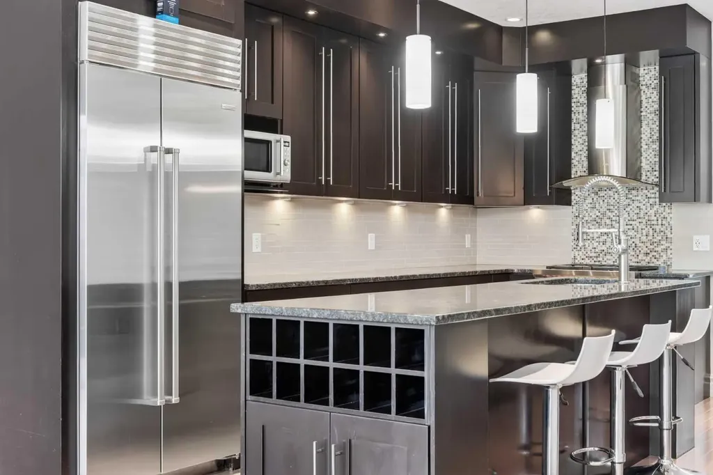 1924 48 Avenue SW Calgary AB T2T 2T3