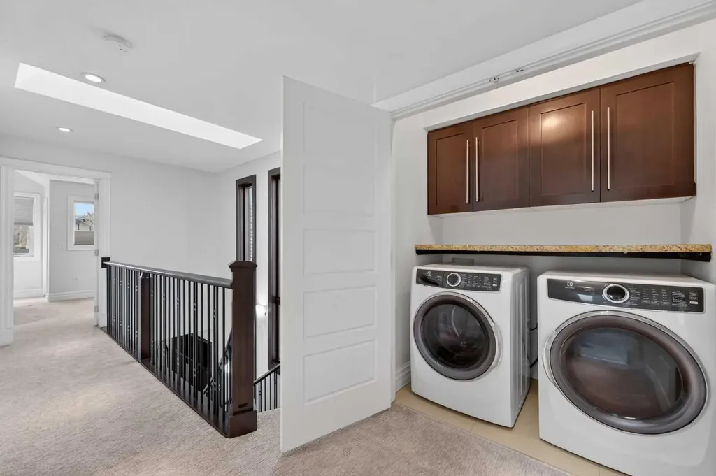 1924 48 Avenue SW Calgary AB T2T 2T3