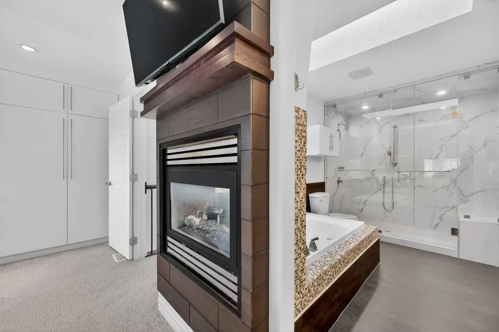 1924 48 Avenue SW Calgary AB T2T 2T3