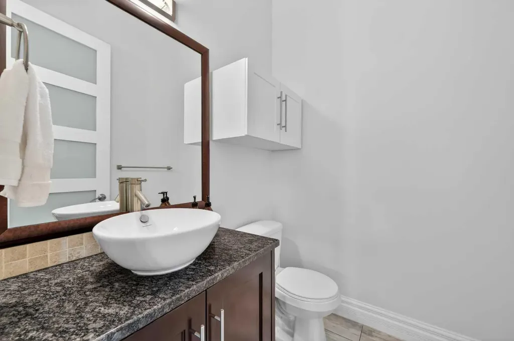 1924 48 Avenue SW Calgary AB T2T 2T3