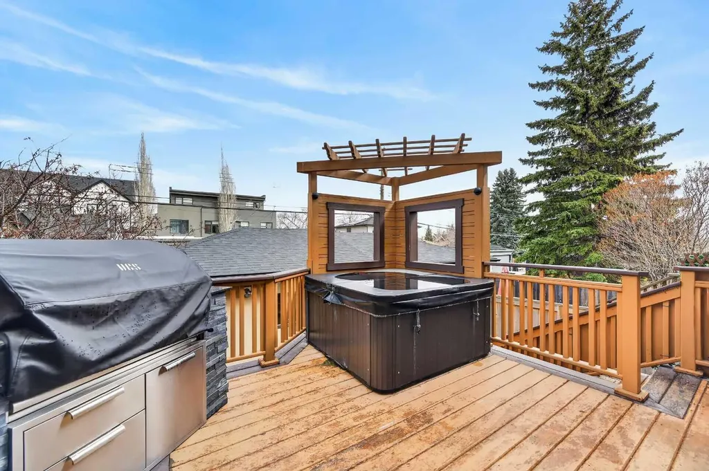 1924 48 Avenue SW Calgary AB T2T 2T3
