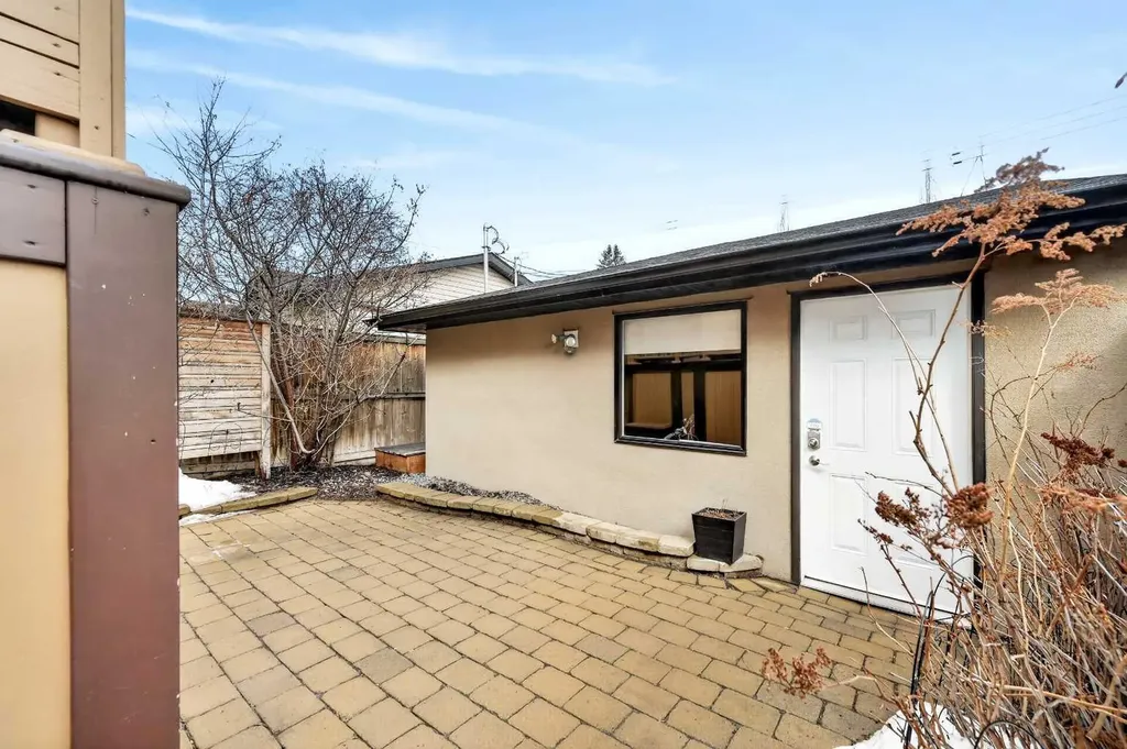 1924 48 Avenue SW Calgary AB T2T 2T3