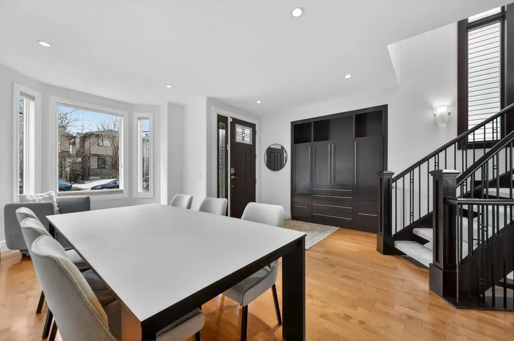 1924 48 Avenue SW Calgary AB T2T 2T3