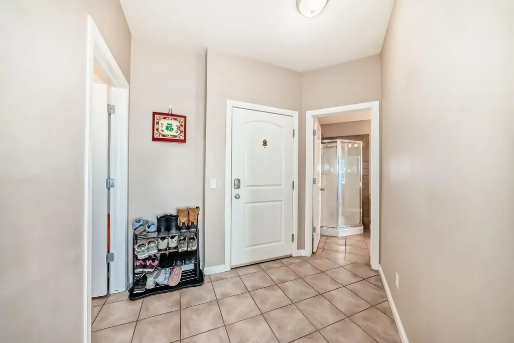 8 Prestwick Pond Terrace SE Calgary AB T2Z 4P3