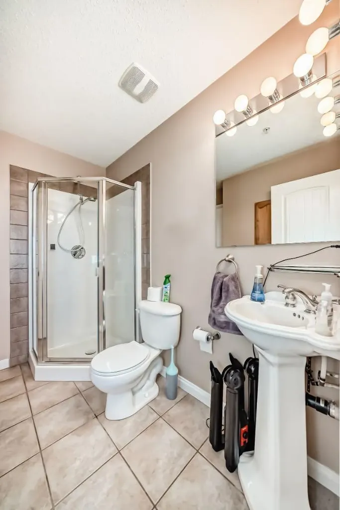 8 Prestwick Pond Terrace SE Calgary AB T2Z 4P3