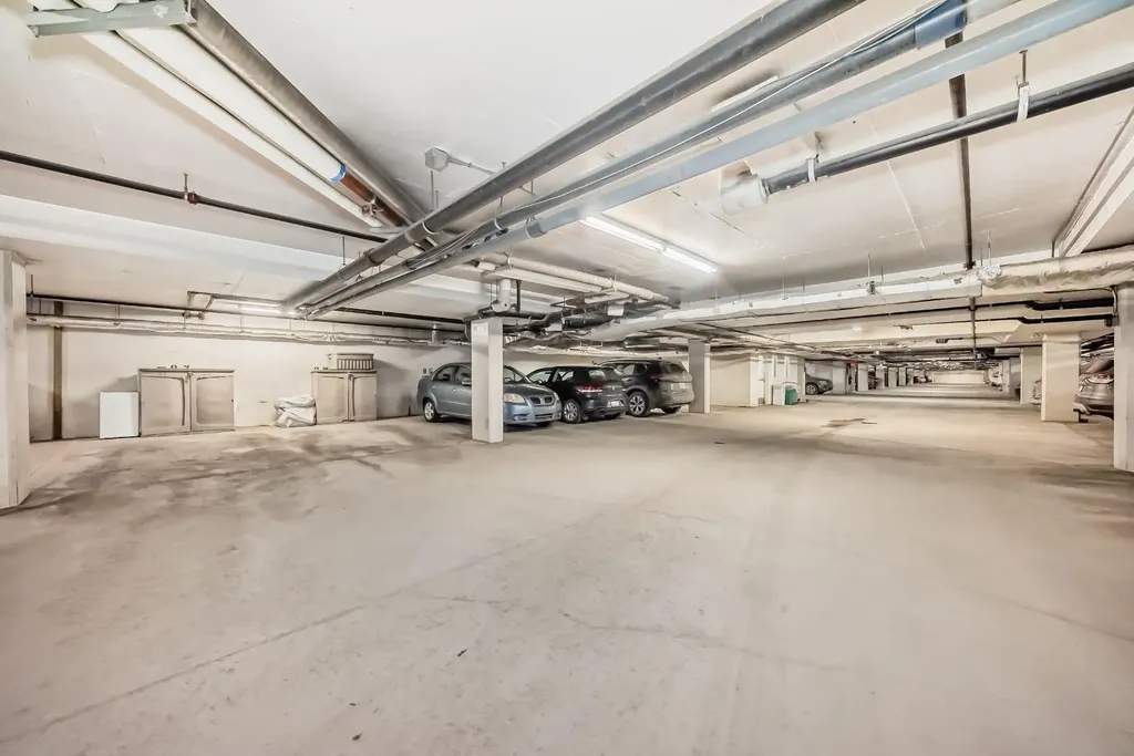 8 Prestwick Pond Terrace SE Calgary AB T2Z 4P3