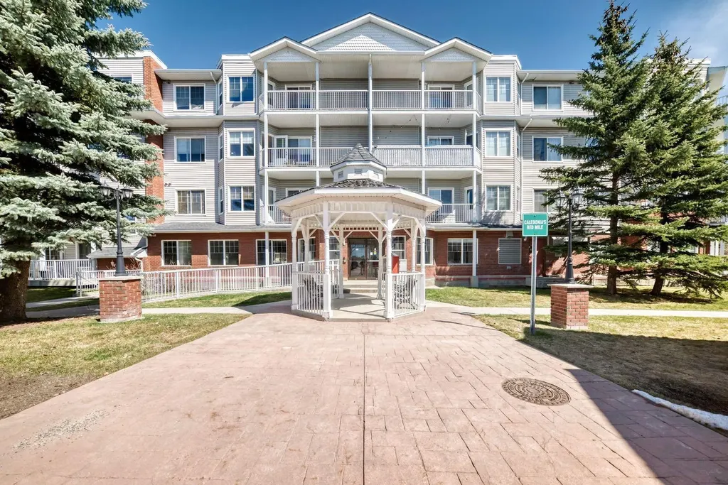 8 Prestwick Pond Terrace SE Calgary AB T2Z 4P3