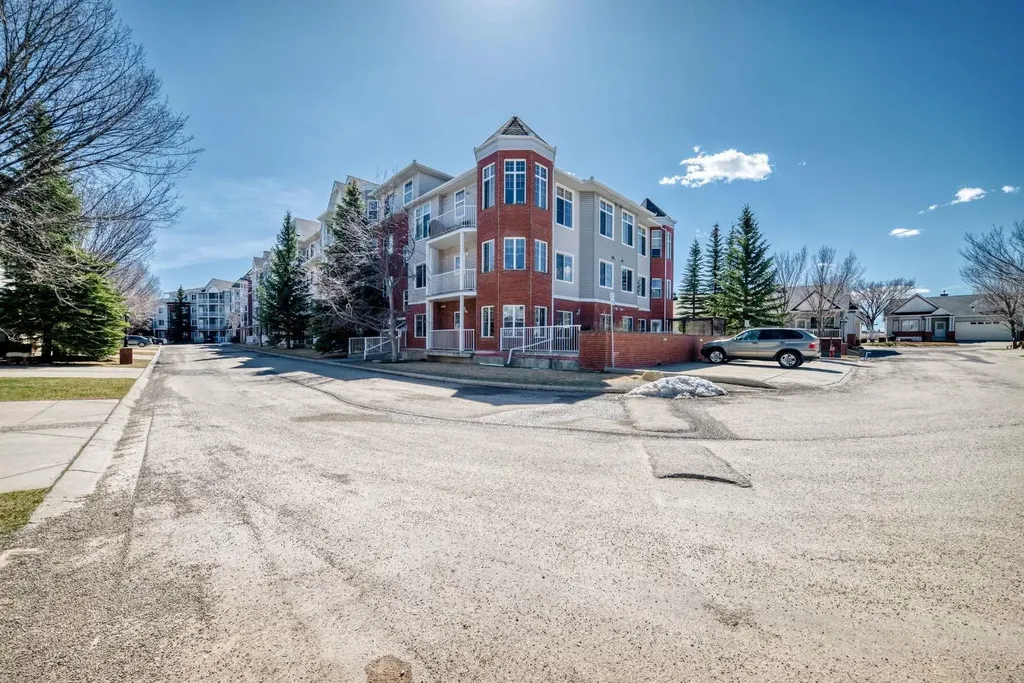 8 Prestwick Pond Terrace SE Calgary AB T2Z 4P3