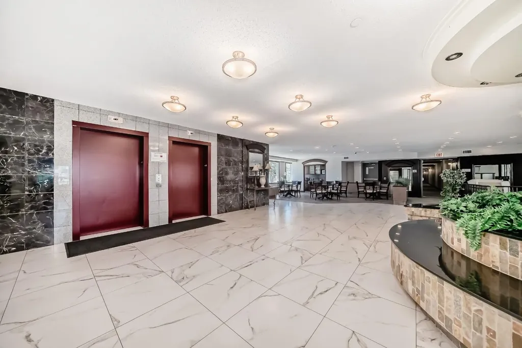 8 Prestwick Pond Terrace SE Calgary AB T2Z 4P3
