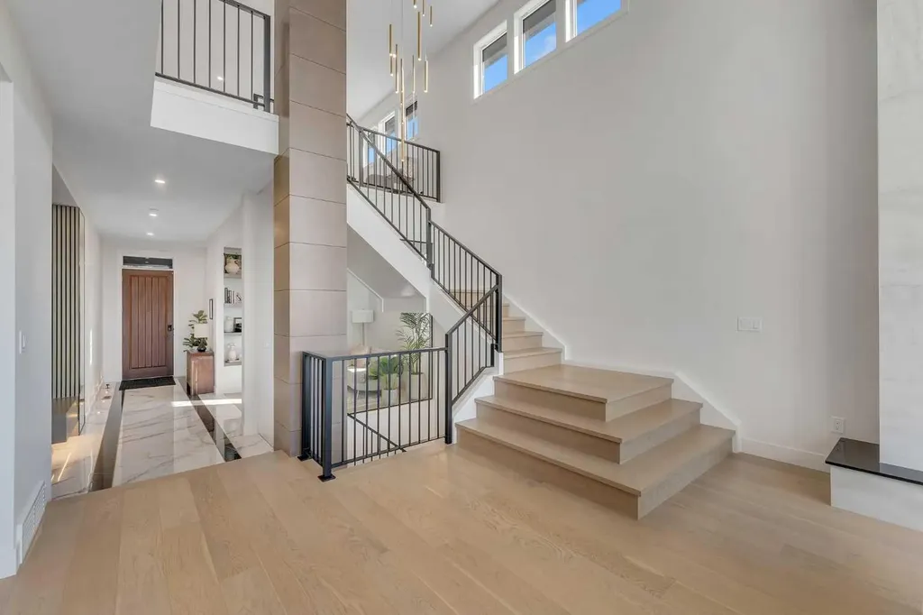 351 Lucas Way NW Calgary AB T3P 1Z3