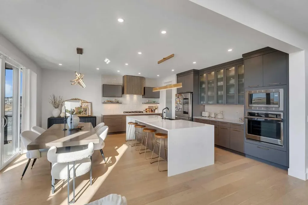 351 Lucas Way NW Calgary AB T3P 1Z3